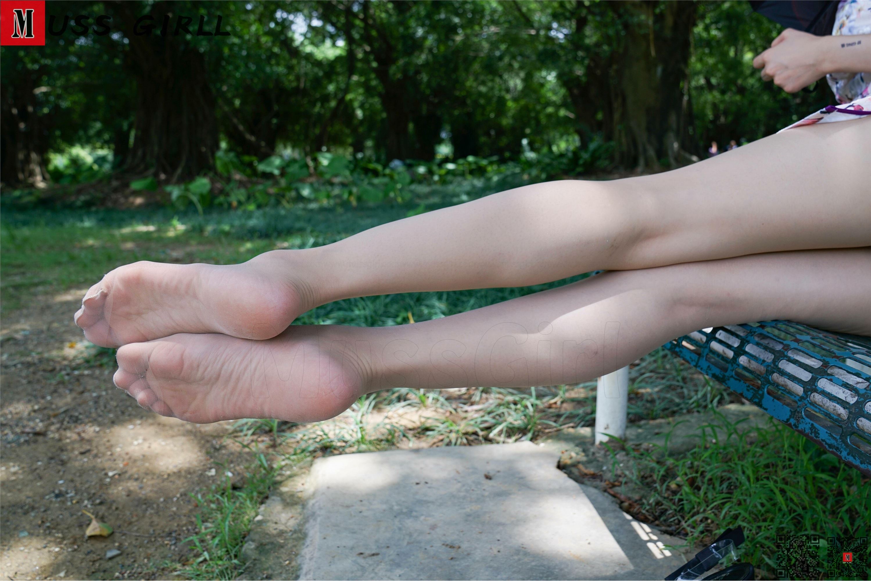 MussGirl慕丝女郎  NO.152 公园旗袍肉丝